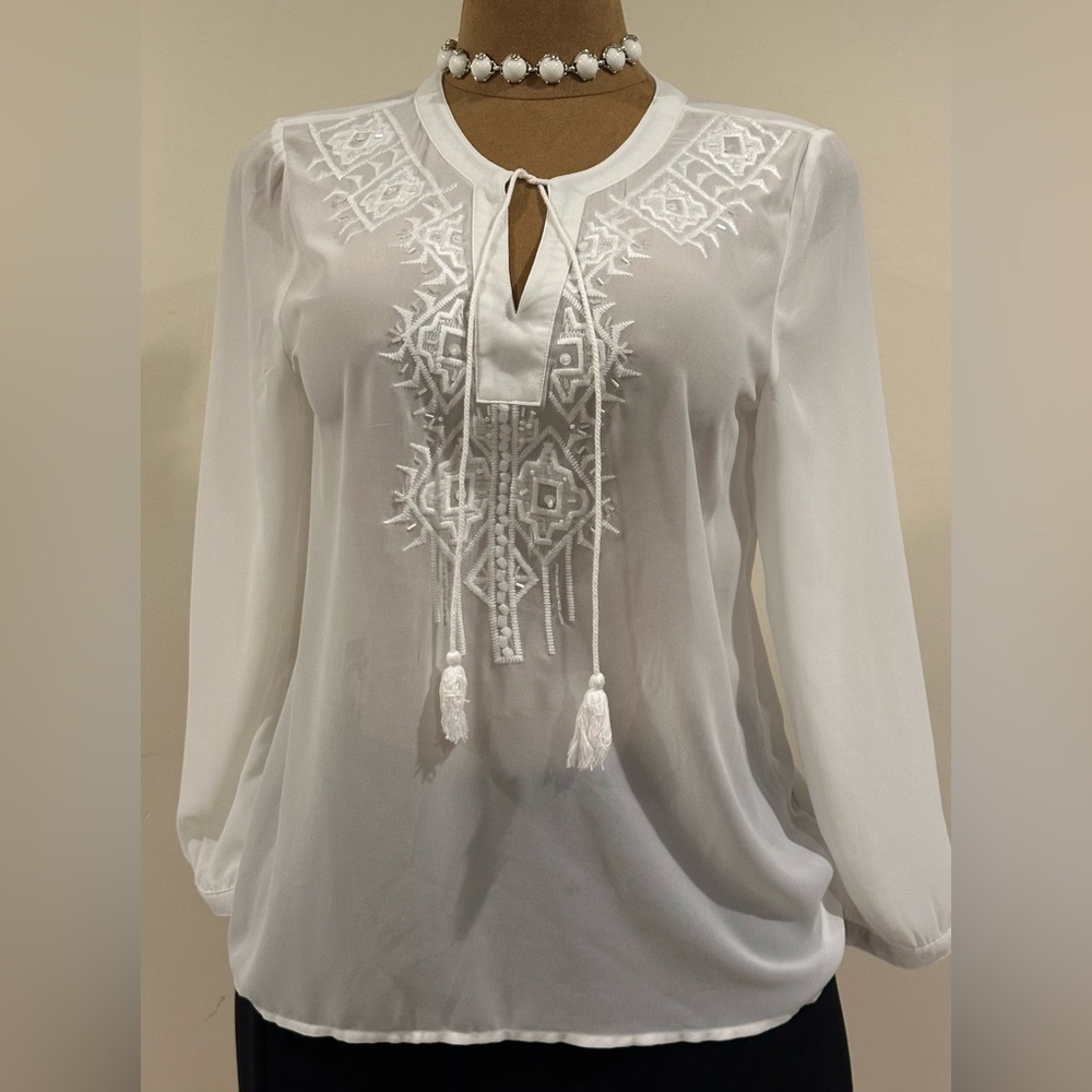 Marled Reunited Clothing White Sheer Embroidered Snow Flake Tie  V Neck Sz L.